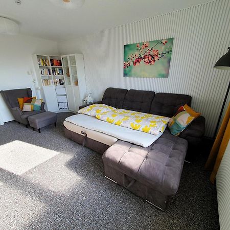 Geraeumige, Moderne Ferienwohnung Mit Pkw- Und Fahrradstellplatz - Fewo Nordland Schwerin  Exterior foto