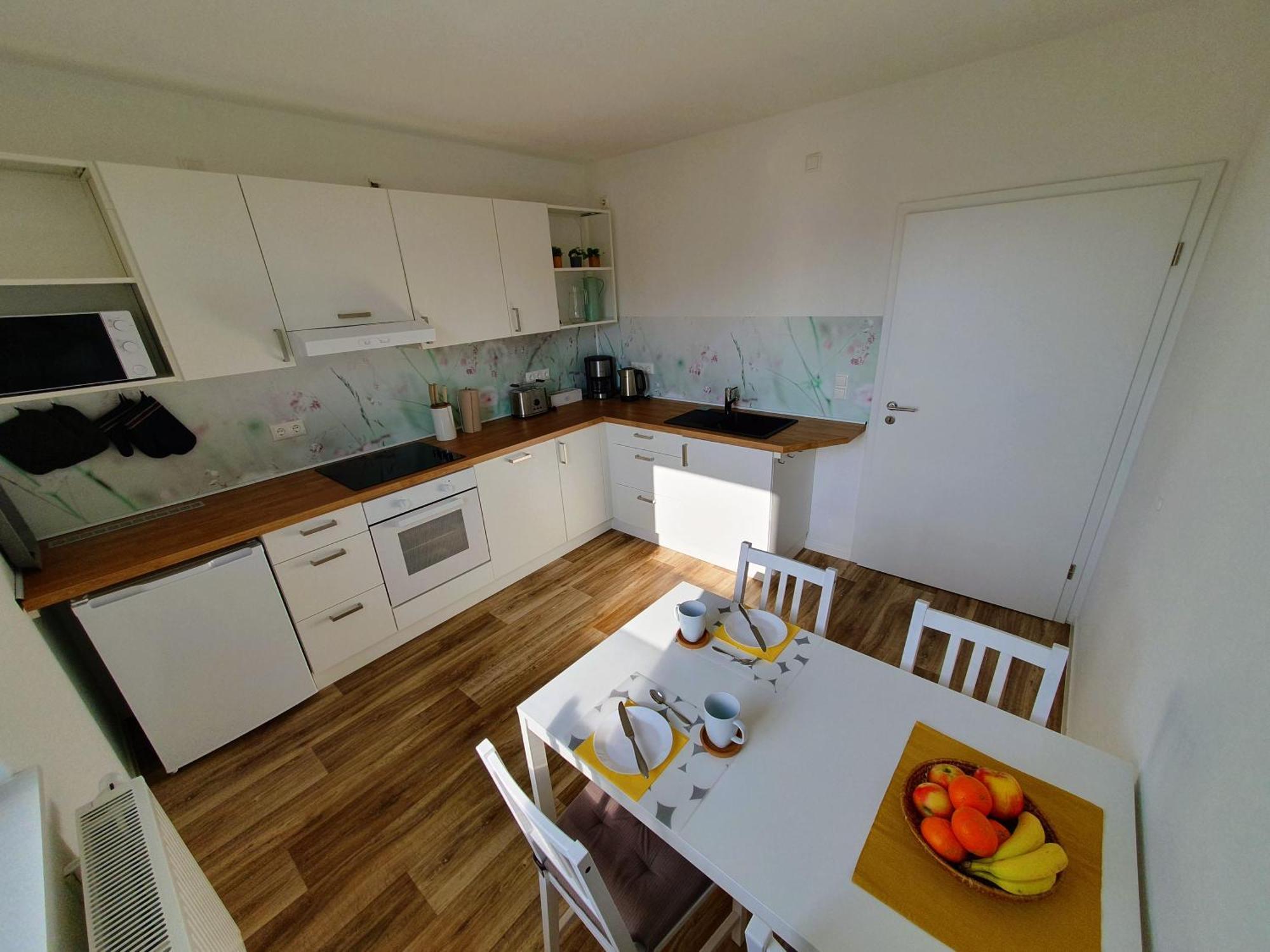 Geraeumige, Moderne Ferienwohnung Mit Pkw- Und Fahrradstellplatz - Fewo Nordland Schwerin  Exterior foto