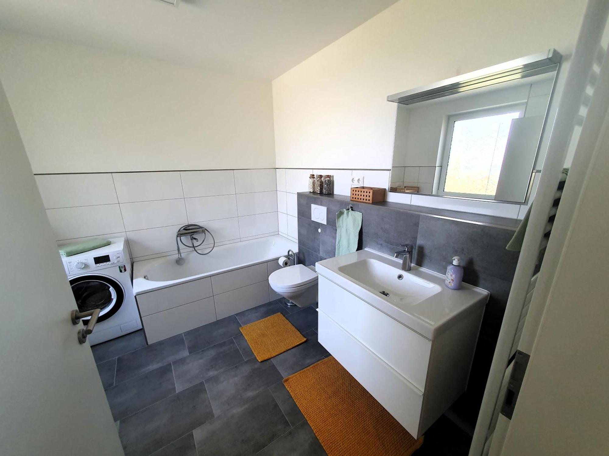 Geraeumige, Moderne Ferienwohnung Mit Pkw- Und Fahrradstellplatz - Fewo Nordland Schwerin  Exterior foto